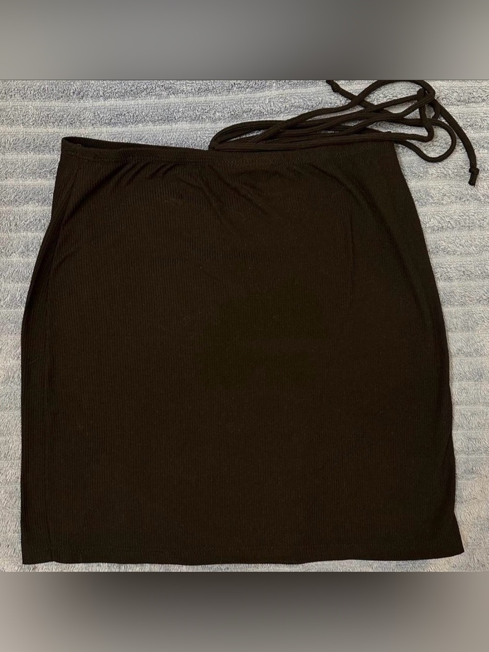 Black Ribbed Drawstring Mini Skirt - Picture 2 of 3